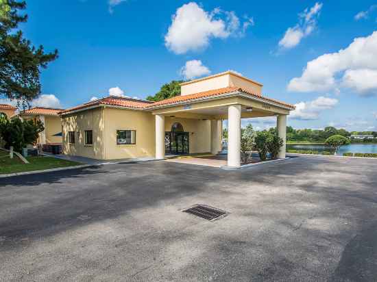 Quality Inn & Suites Mt Dora North Hotel Exterior