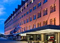 Park Inn by Radisson Central Tallinn Отели рядом с достопримечательностью «Монумент Победы в Освободительной войне»