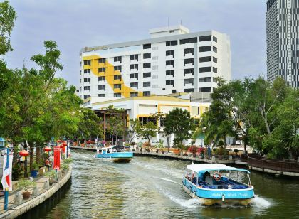 Tun Fatimah Riverside Hotel