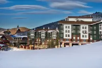 Marriott's MountainSide Hotels near Walmart Supercenter