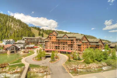 Zephyr Mountain Lodge Hotels near Shadow Mountain Lake