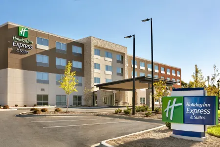 Holiday Inn Express & Suites Salisbury