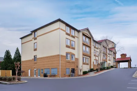 La Quinta Inn & Suites by Wyndham Atlanta South - Newnan