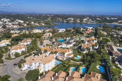 Encosta Do Lago Resort Club Hotels near Quinta Shopping