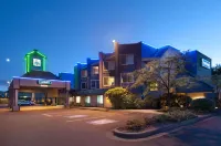 Travelodge by Wyndham Parksville Hotels in Nanaimo G