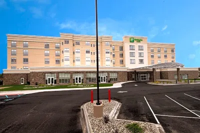 Holiday Inn & Suites Mount Pleasant Hotels in Mount Pleasant