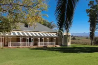 De Denne Country Guest House Hotel dekat Chandelier Game Lodge & Ostrich Show Farm