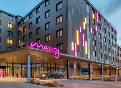 Moxy London Heathrow Airport