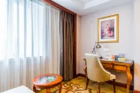 Vienna Hotel (Shaoguan Fengcai Building) Hotels near Qujiang Revolutionary Martyrs' Cemetery