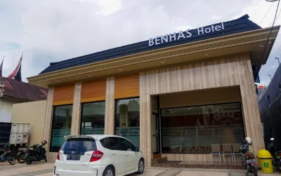 Benhas Hotel โรงแรมในบูกิตติงกิ