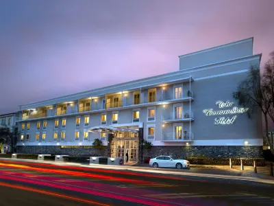 The Commodore Hotel Hotels near Kraaifontein Pickers