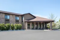 Quality Inn & Suites Sun Prairie Madison East Hotels near Cabela's