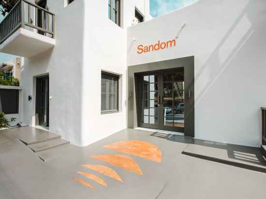 Sandom Hotel Exterior