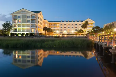 Courtyard Charleston Waterfront Các khách sạn gần Carolina Yacht Club