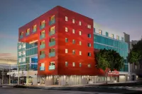 Courtyard Santa Monica Отели рядом с достопримечательностью «Санта Моника Стейт Бич»