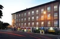 UNAHOTELS Decò Roma Hotels near Roma Convention Center La Nuvola