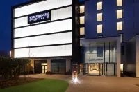 Staybridge Suites London - Heathrow Bath Road, an IHG Hotel Hotel dekat Farnborough Airport