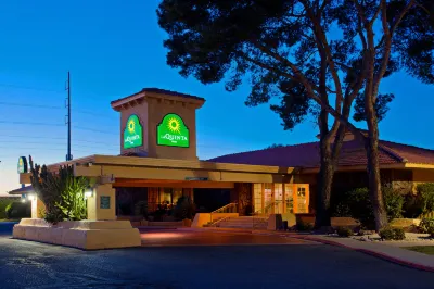 La Quinta Inn by Wyndham Phoenix North Hotels near Lago Sant'Angelo