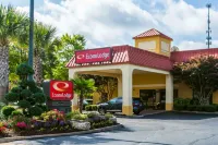 Royal Palms Inn Hotels in Stockbridge