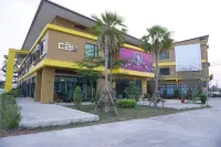 C2U Hotel Uthai Thani - Adults Only Hôtels à proximité de : Wat Dong Khwang