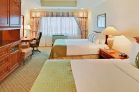 Holiday Inn & Suites Oakville @ Bronte Hotels near British Eats and Treats