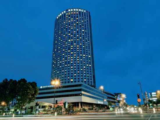 Hyatt Regency Paris Etoile Hotel Exterior