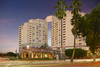 Hilton Long Beach Hotel Các khách sạn gần Đảo Santa Catalina