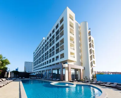 Tryp by Wyndham Lisboa Caparica Mar Hotels near Santa Apolonia Train Station