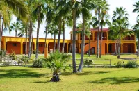 Hotel Playa Del Sol Hoteles cerca de Waterfall “Los compis”