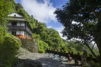 Everest Manla Resort Hotels near Butterfly Valley