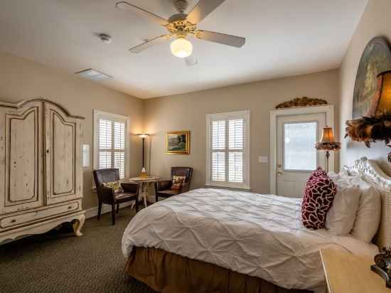 Gruene River Hotel & Retreat Rooms