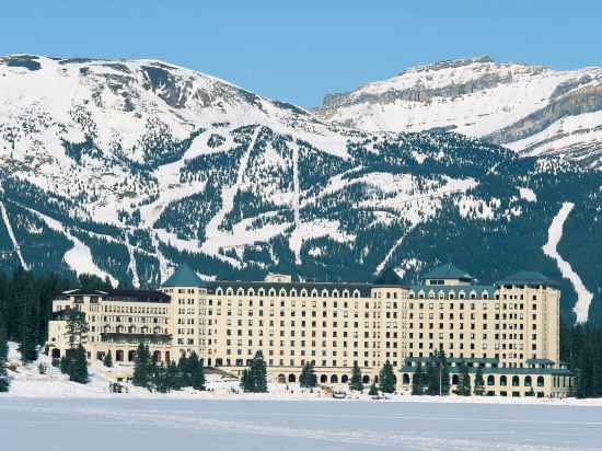 Fairmont Château Lake Louise Hotel Exterior