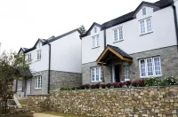 Lakeside Cottages