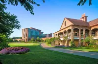 Lansdowne Resort and Spa Hotels in der Nähe von Sunglass Hut