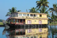 Beach Paradise Day Cruise Houseboat - Vaccinated Staff