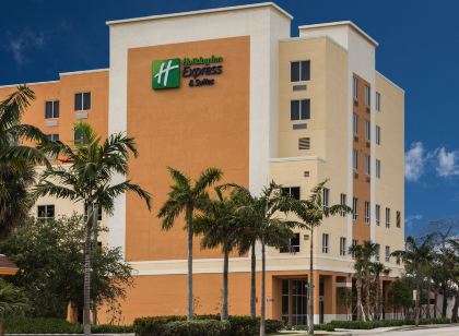 Holiday Inn Express & Suites Fort Lauderdale Airport South