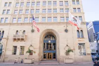 Courtyard San Diego Downtown Hotels near San Diego City College