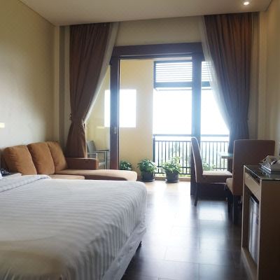 Deluxe Room with Air Conditioner Hotel Puriwisata Baturraden Promo Code