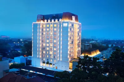 Four Points by Sheraton Bandung Hotels near Masjid Jihadul Wasilah