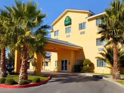 La Quinta Inn & Suites by Wyndham Las Vegas Nellis Các khách sạn ở Las Vegas