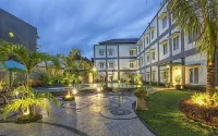 Puri Indah Hotel Pagesangan Timurのホテル