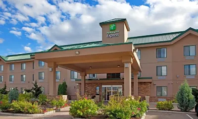 Holiday Inn Express & Suites Vernon Hotels near Kin Beach