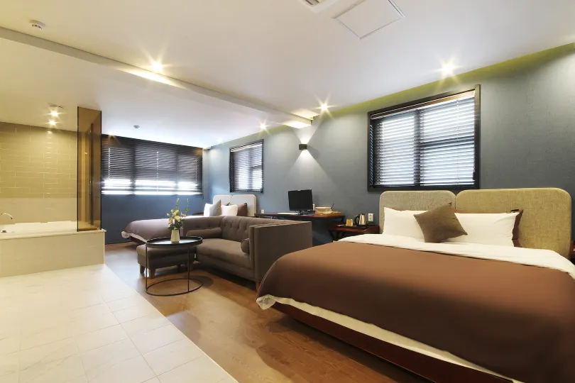 Brown-Dot Hotel Yangjeong