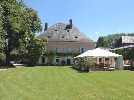 Hostellerie de la Commanderie Hotel Exterior