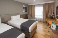 Holiday Inn London - West Hotels in North Acton