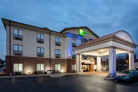 Holiday Inn Express Princeton/I-77 Hotels near Princeton Public Library