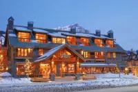 Fox Hotel and Suites Hotels near Banff Jasper Collection by Pursuit