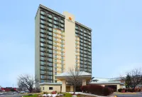 La Quinta Inn & Suites by Wyndham Minneapolis Bloomington W Hotels near Nordstrom