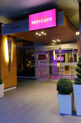 Hôtel Mercure Paris Vélizy Hotel berhampiran Versailles Montreuil Train Station