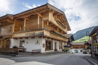 Das GÄSTEHAUS Schneider am Dorfplatz Hotels in Alpbach